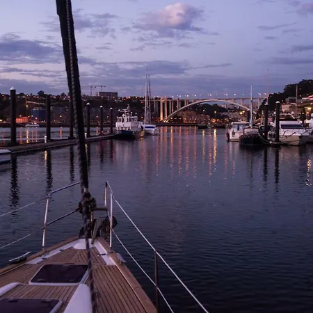 Bnk Sailing Πλωτό κατάλυμα Βίλα Νόβα ντε Γκάια